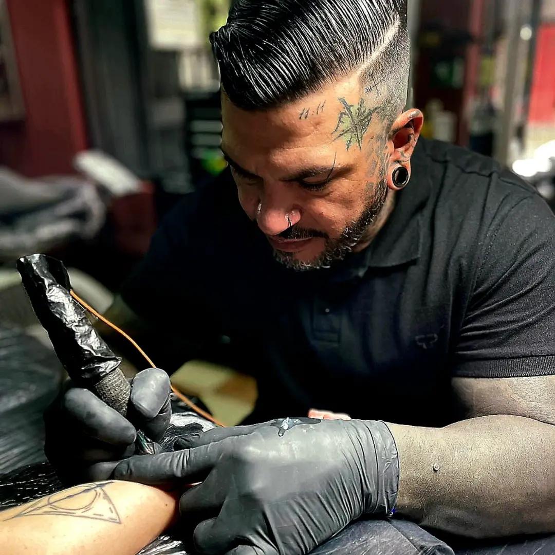 Leonardo Portilla - Tattoo Artist
